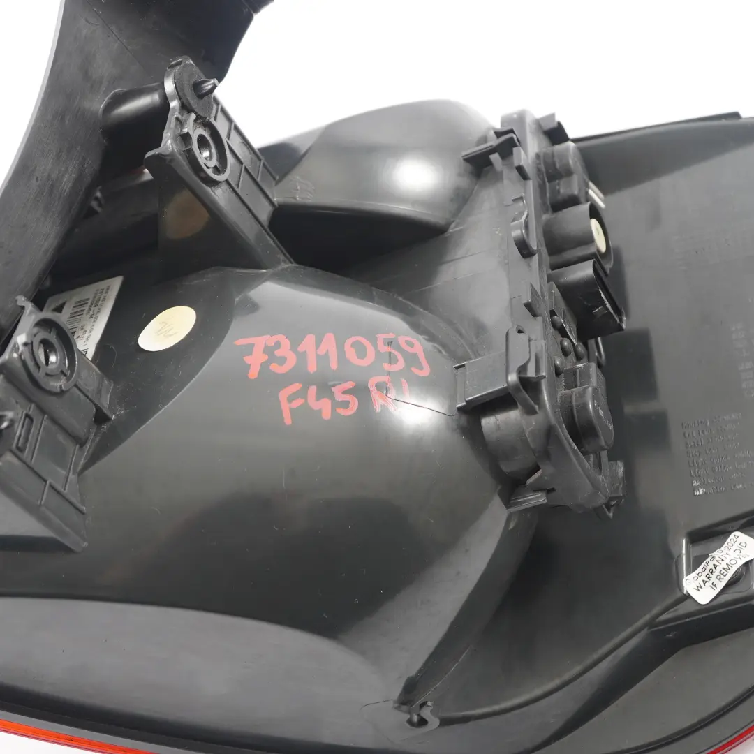 Feu arrière Panneau latéral arrière gauche pour BMW F45 à propos du numéro de pièce 7311059 BMW F45 Feu arrière Panneau latéral arrière gauche - SKU 7311059 - Numéro de pièce 7311059