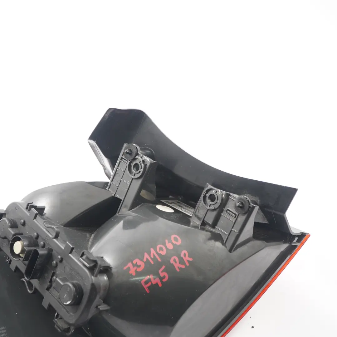Feu arrière Panneau latéral Feu arrière droit pour BMW F45 à propos du numéro de pièce 7311060 BMW F45 Feu arrière Panneau latéral Feu arrière droit - SKU 7311060 - Numéro de pièce 7311060