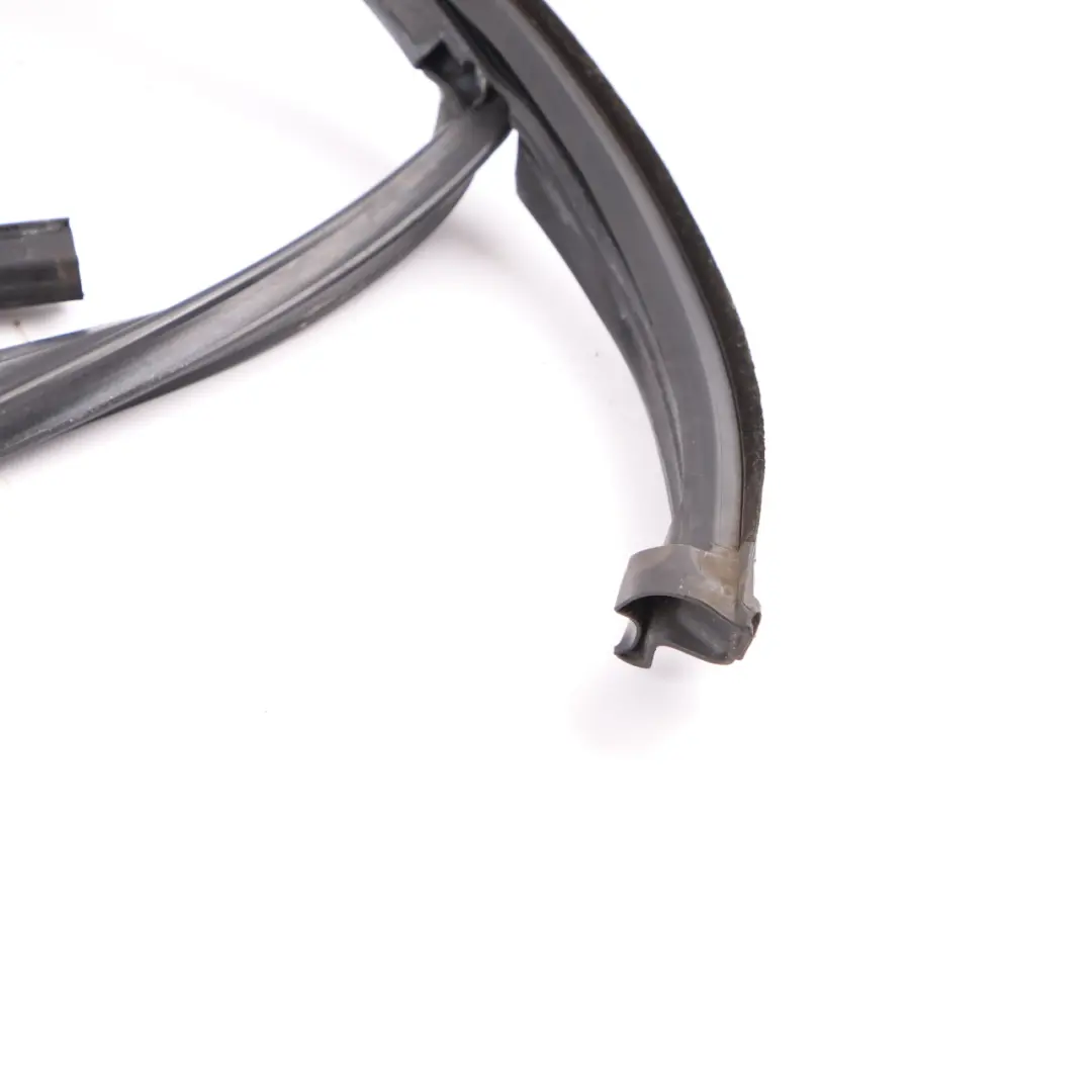 Guide de joint de vitre de porte avant gauche Sealing pour BMW X3 F25 à propos du numéro de pièce 7311261 BMW X3 F25 Guide de joint de vitre de porte avant gauche Sealing - SKU 7311261 - Numéro de pièce 7311261