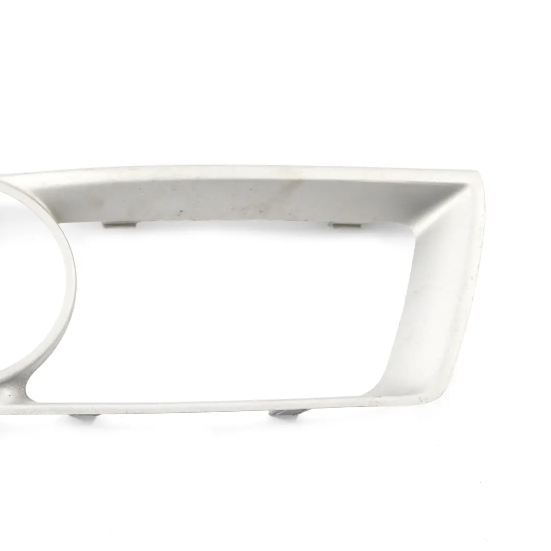parachoques delantero izquierdo antiniebla marco de la cubierta de plata para BMW E71 con número de pieza 7312595 BMW E71 parachoques delantero izquierdo antiniebla marco de la cubierta de plata - SKU 7312595 - Número de pieza 7312595