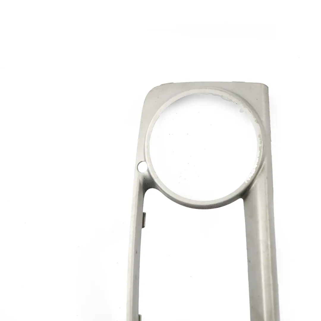 parachoques delantero izquierdo antiniebla marco de la cubierta de plata para BMW E71 con número de pieza 7312595 BMW E71 parachoques delantero izquierdo antiniebla marco de la cubierta de plata - SKU 7312595 - Número de pieza 7312595