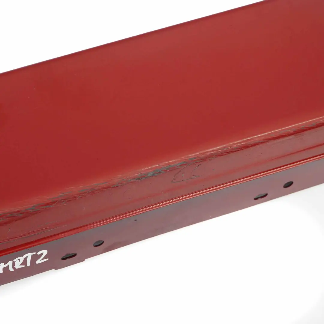 Bas de Porte Seuil Couvercle Gauche Melbourne Rouge - A75 pour BMW F30 à propos du numéro de pièce 7312751 BMW F30 Bas de Porte Seuil Couvercle Gauche Melbourne Rouge - A75 - SKU 7312751-MRT2 - Numéro de pièce 7312751