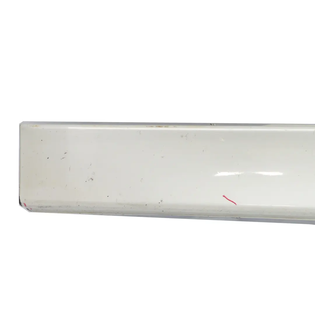 Faldón lateral Tapa del umbral izquierda Mineral White - A96 para BMW F30 F31 con número de pieza 7312751 BMW F30 F31 Faldón lateral Tapa del umbral izquierda Mineral White - A96 - SKU 7312751-MW1 - Número de pieza 7312751