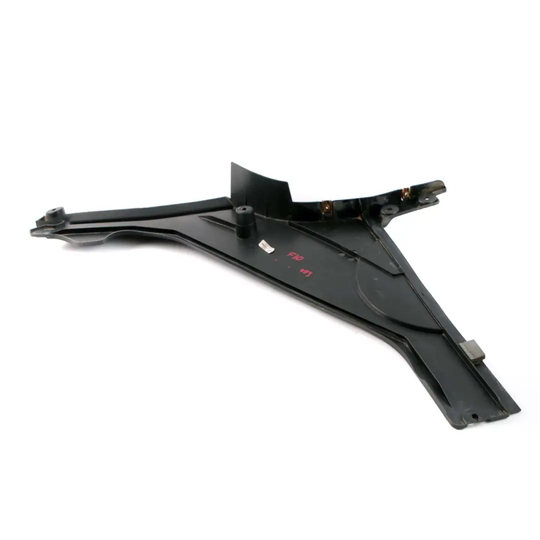 Osłona Zbiornika Podwozia Lewa do BMW F10 F11 o numerze 7312831 BMW F10 F11 Osłona Zbiornika Podwozia Lewa - SKU 7312831 - Numer Części 7312831