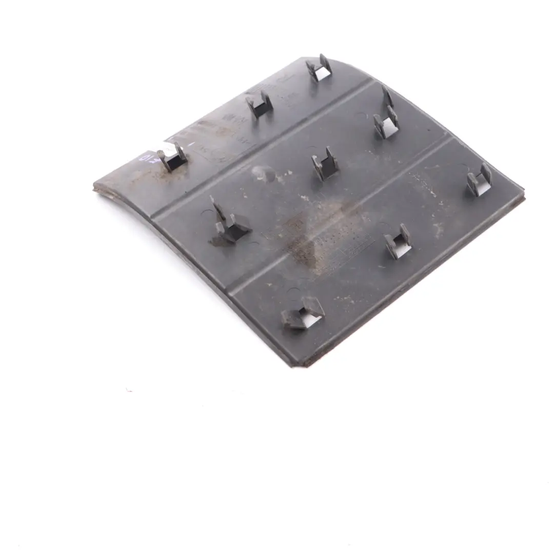 Cubierta Conducto Aire Escape Delantero Derecho para BMW F11 LCI F10 con número de pieza 7312834 BMW F11 LCI F10 Cubierta Conducto Aire Escape Delantero Derecho - SKU 7312834 - Número de pieza 7312834