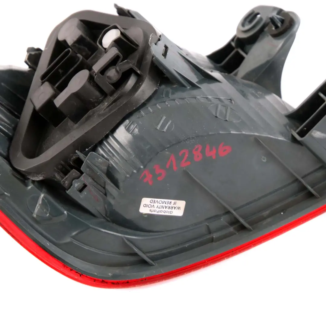 Lampa W Błotnik Prawa Tylna Światło 7372784 7259894 do BMW F30 o numerze 7312846 BMW F30 Lampa W Błotnik Prawa Tylna Światło 7372784 7259894 - SKU 7312846 - Numer Części 7312846