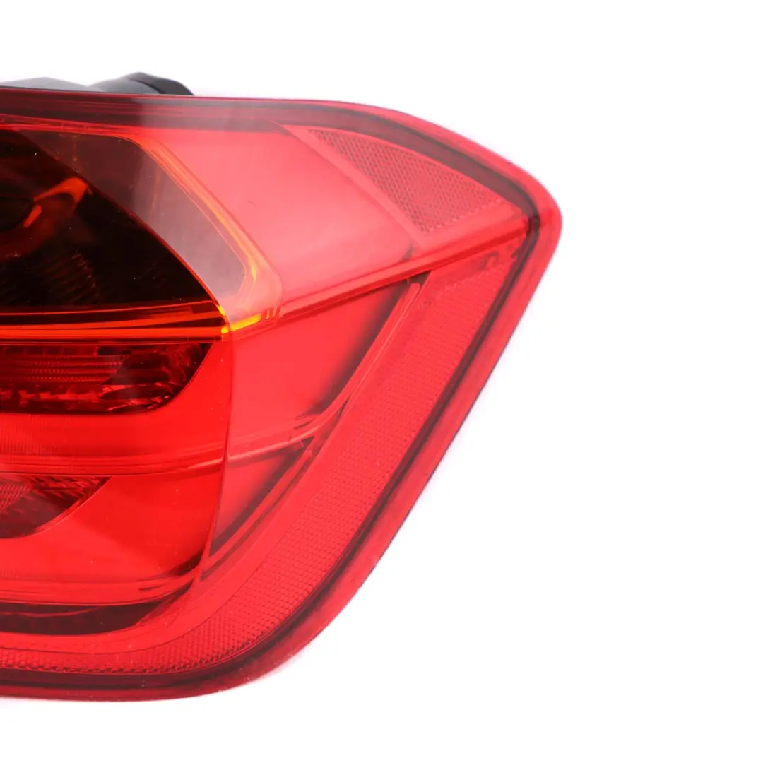 Luz Trasera En El Panel Lateral Derecho 7372784 7259894 para BMW F30 F80 M3 con número de pieza 7312846 BMW F30 F80 M3 Luz Trasera En El Panel Lateral Derecho 7372784 7259894 - SKU 7312846 - Número de pieza 7312846