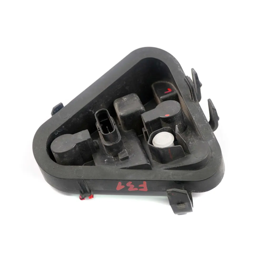 Posteriore Sinistro Portalampada Pannello Laterale per BMW F31 Touring con numero di parte 7313047 BMW F31 Touring Posteriore Sinistro Portalampada Pannello Laterale - SKU 7313047 - Numero di parte 7313047