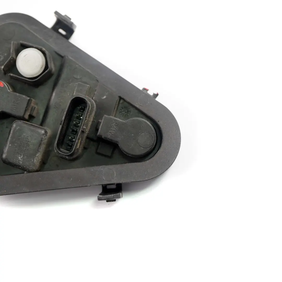 BMW F31 Touring Luz Trasera Izquierda Portalámparas Panel Lateral - SKU 7313047 - Número de pieza 7313047