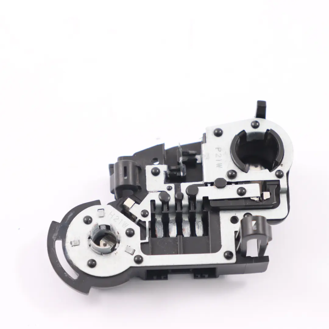 PortalamparasBMW F30 F31 Enchufe Tapa Maletero Trasero Izquierdo Lampara para con número de pieza 7313059 PortalamparasBMW F30 F31 Enchufe Tapa Maletero Trasero Izquierdo Lampara - SKU 7313059 - Número de pieza 7313059