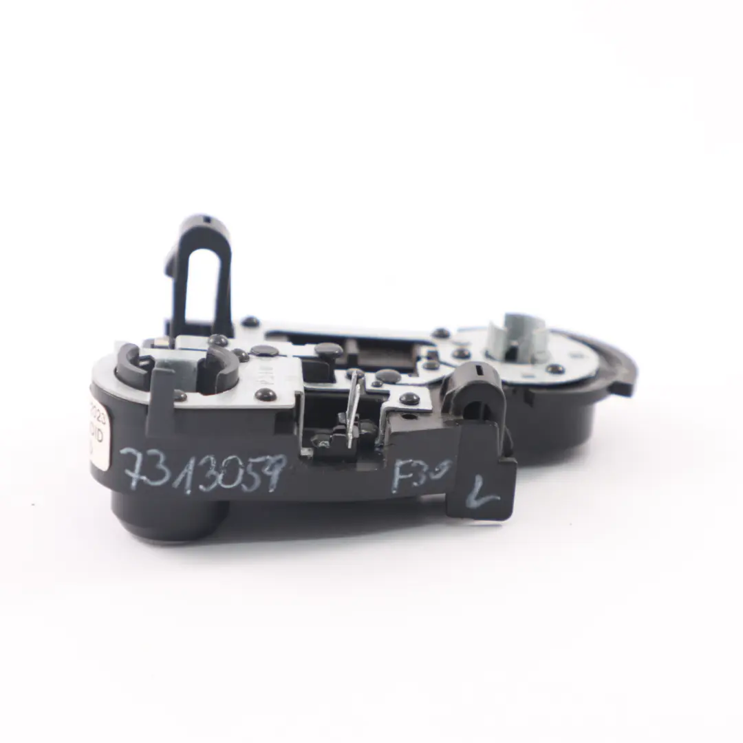 BMW F30 F31 Prise de courant du couvercle de coffre arriere gauche - SKU 7313059 - Numéro de pièce 7313059