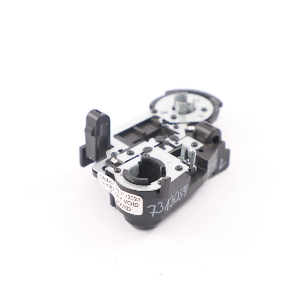 BMW F30 F31 Prise de courant du couvercle de coffre arriere gauche - SKU 7313059 - Numéro de pièce 7313059