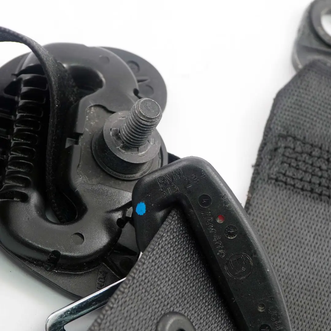 Sedile di sicurezza cintura superiore anteriore destra nero per Mini One F56 con numero di parte 7313284 Mini One F56 Sedile di sicurezza cintura superiore anteriore destra nero - SKU 7313284 - Numero di parte 7313284