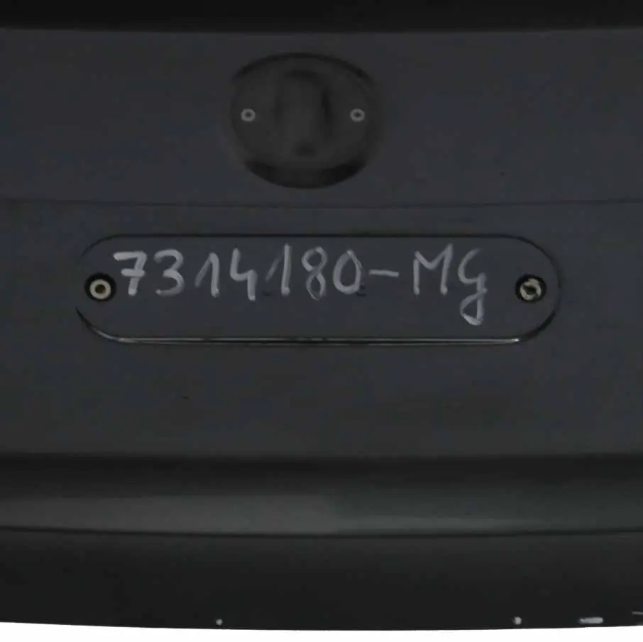Klapa Bagażnika Mineralgrau - B39 do BMW F31 Touring o numerze 7314180 BMW F31 Touring Klapa Bagażnika Mineralgrau - B39 - SKU 7314180-MG - Numer Części 7314180