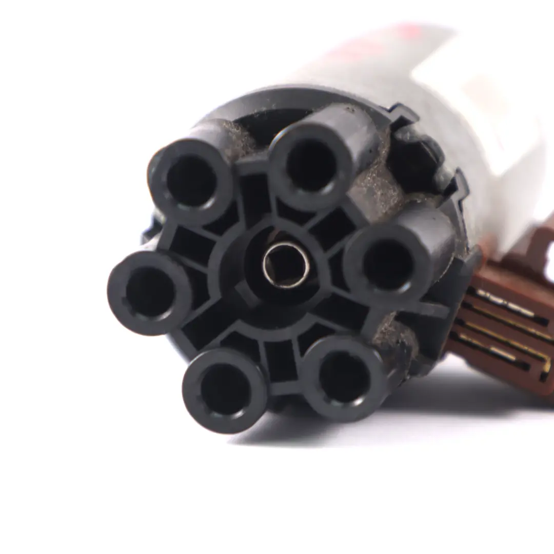 Motore BMW G11 G30 Sedile anteriore Regolazione longitudinale azionamento per con numero di parte 7314200 Motore BMW G11 G30 Sedile anteriore Regolazione longitudinale azionamento - SKU 7314200-1 - Numero di parte 7314200