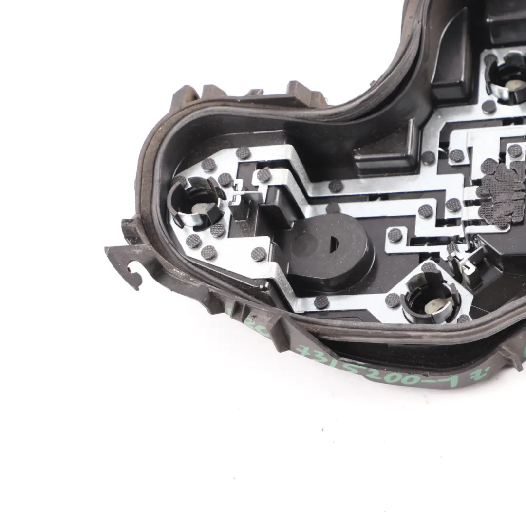 Portalampada Presa BMW F20 F21 Pannello Laterale Posteriore Destra per con numero di parte 7315200 Portalampada Presa BMW F20 F21 Pannello Laterale Posteriore Destra - SKU 7315200-1 - Numero di parte 7315200