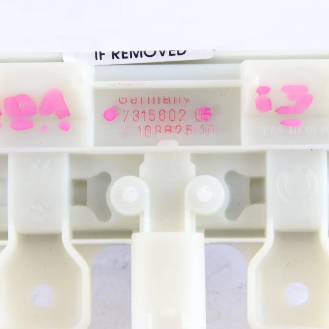 Heckklappe öffnen Schalter BMW i3 I01 Boot Augenklappe Druckknopf für mit Teilenummer 7315602 Heckklappe öffnen Schalter BMW i3 I01 Boot Augenklappe Druckknopf - SKU 7315602 - Teilenummer 7315602