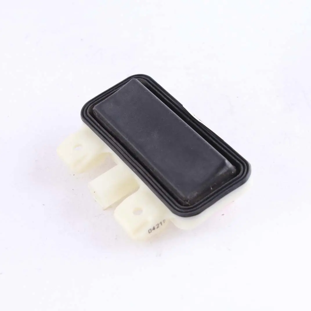 Tailgate Open Switch BMW i3 I01 Bootlid Tailgate Boat Eyelid Push Button - SKU 7315602 - Part number 7315602