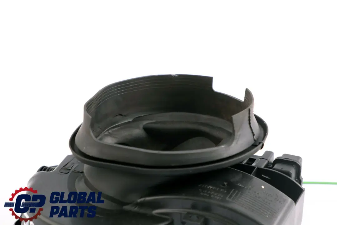 Tapa De La tapa del deposito De combustible Carcasa para Mini Cooper F55 con número de pieza 7315822 Mini Cooper F55 Tapa De La tapa del deposito De combustible Carcasa - SKU 7315822 - Número de pieza 7315822