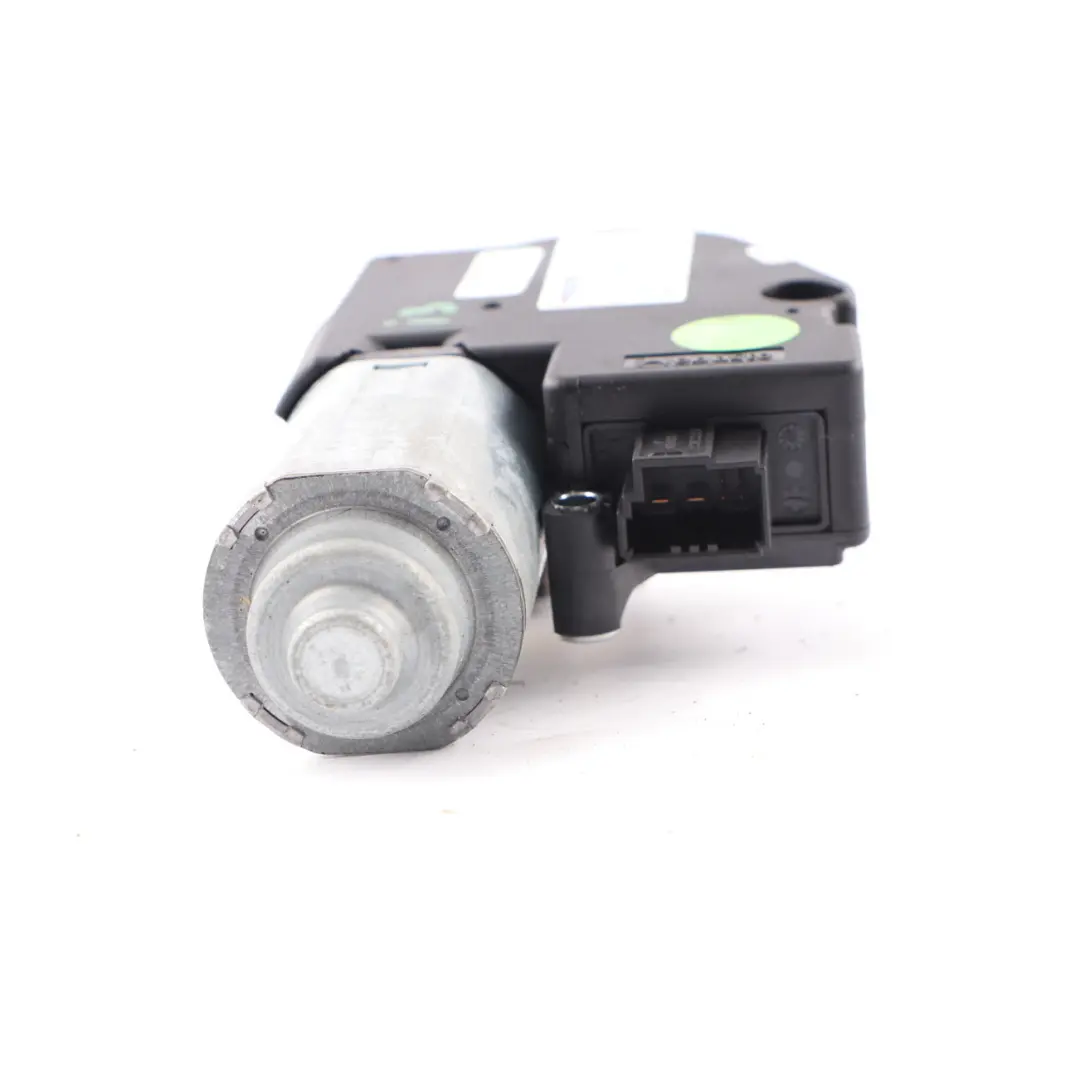 Sliding Sunroof Drive Motor Unit Webasto 7193398 to BMW F20 F21 F30 F31 F10 F11 with Part number 7316535 BMW F20 F21 F30 F31 F10 F11 Sliding Sunroof Drive Motor Unit Webasto 7193398 - SKU 7316535-2 - Part number 7316535