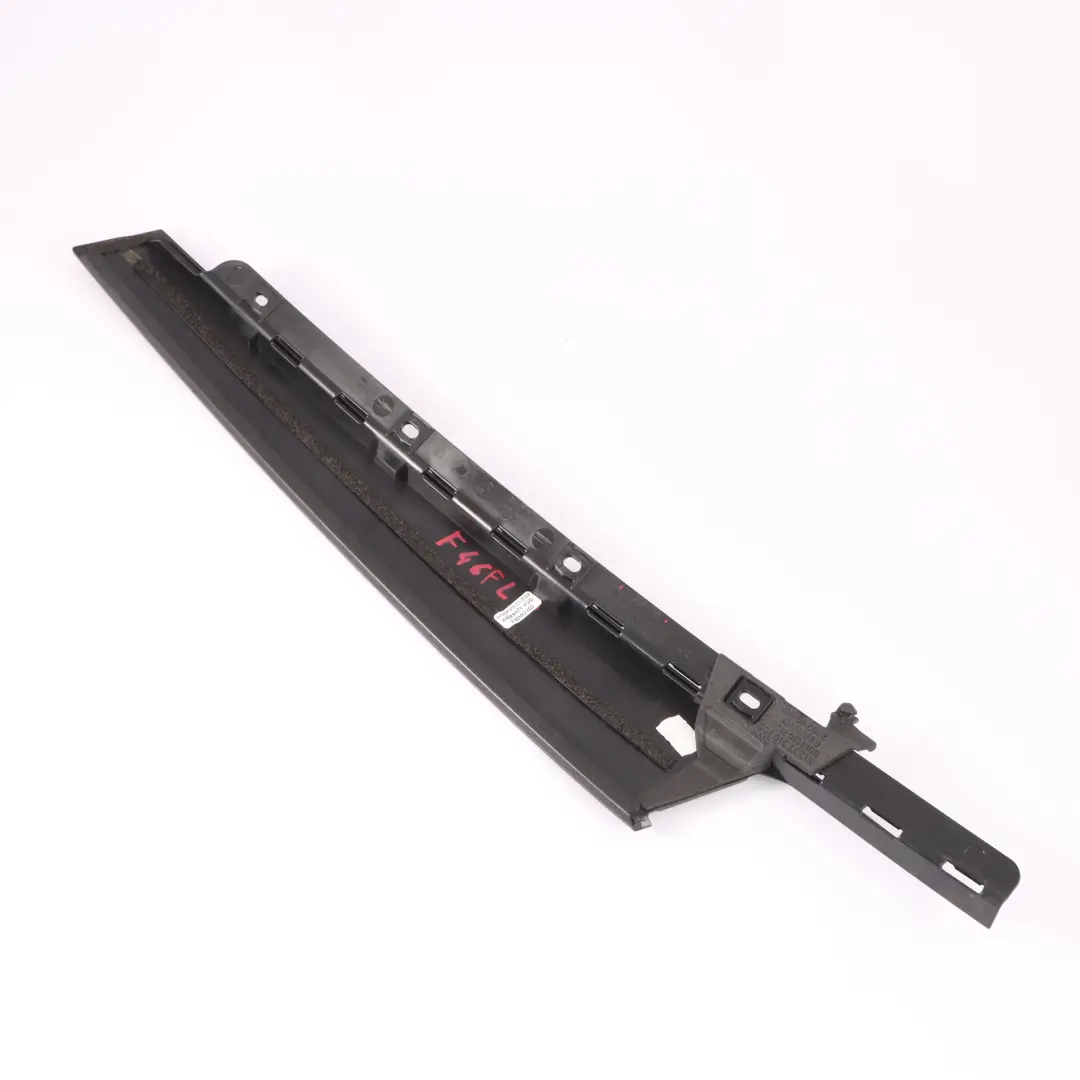 Couvercle Colonne B Porte Avant Gauche Bande de finition pour BMW F46 à propos du numéro de pièce 7316729 BMW F46 Couvercle Colonne B Porte Avant Gauche Bande de finition - SKU 7316729 - Numéro de pièce 7316729