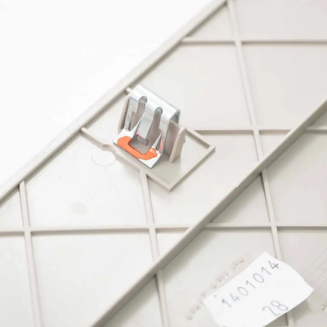 Coffre Boot Couvercle Hayon Triangle Panneau Garniture Oyster 7305016 pour BMW F31 à propos du numéro de pièce 7316771 BMW F31 Coffre Boot Couvercle Hayon Triangle Panneau Garniture Oyster 7305016 - SKU 7316771 - Numéro de pièce 7316771