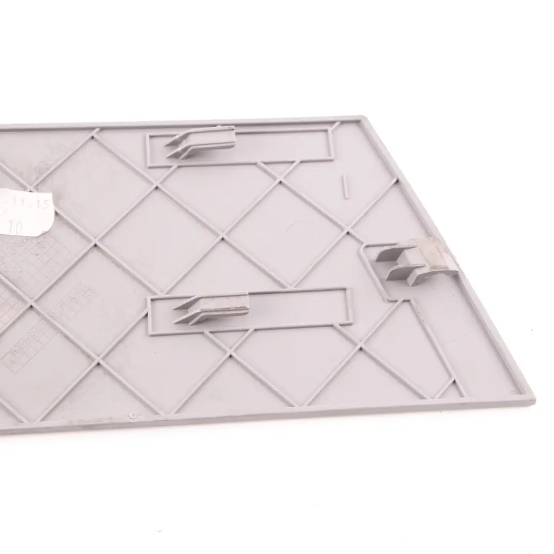 Coperchio di servizio del bagagliaio sinistro Trim Everestgrau 7305021 per BMW F31 con numero di parte 7316775 BMW F31 Coperchio di servizio del bagagliaio sinistro Trim Everestgrau 7305021 - SKU 7316775 - Numero di parte 7316775