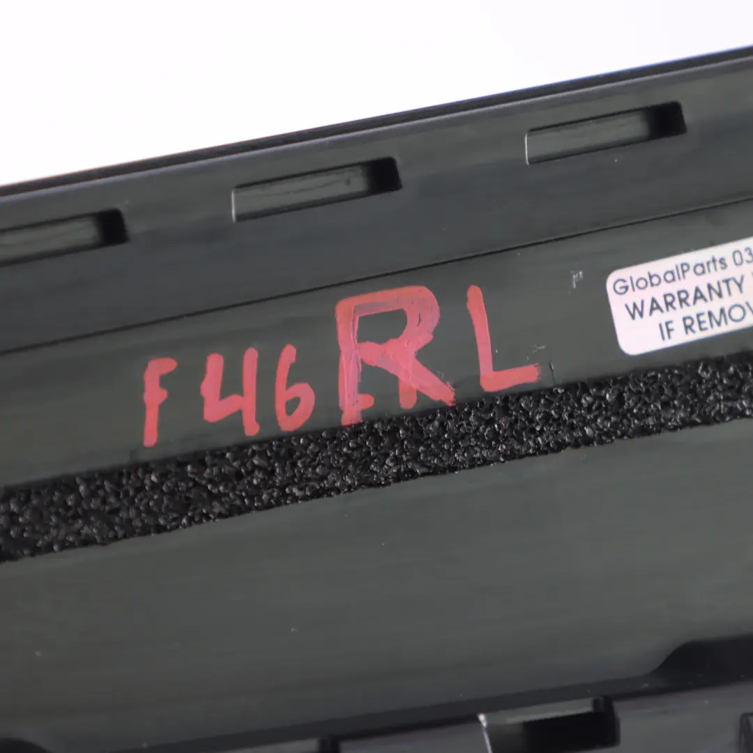 Tapa Columna Pilar B Puerta Trasera Izquierda Remate Tira para BMW F46 con número de pieza 7316779 BMW F46 Tapa Columna Pilar B Puerta Trasera Izquierda Remate Tira - SKU 7316779 - Número de pieza 7316779