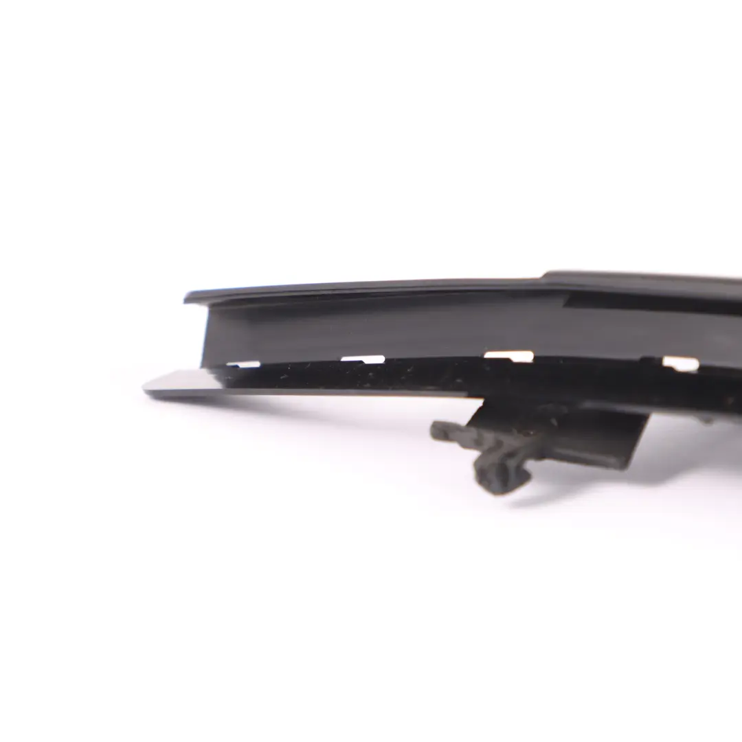 Tapa Columna Pilar B Puerta Trasera Izquierda Remate Tira para BMW F46 con número de pieza 7316779 BMW F46 Tapa Columna Pilar B Puerta Trasera Izquierda Remate Tira - SKU 7316779 - Número de pieza 7316779