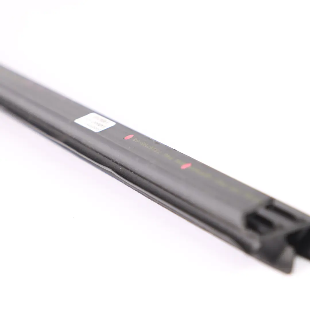 Bandes d'étanchéité BMW F46 Intérieur Arrière Droit Joint de Porte pour à propos du numéro de pièce 7316788 Bandes d'étanchéité BMW F46 Intérieur Arrière Droit Joint de Porte - SKU 7316788 - Numéro de pièce 7316788