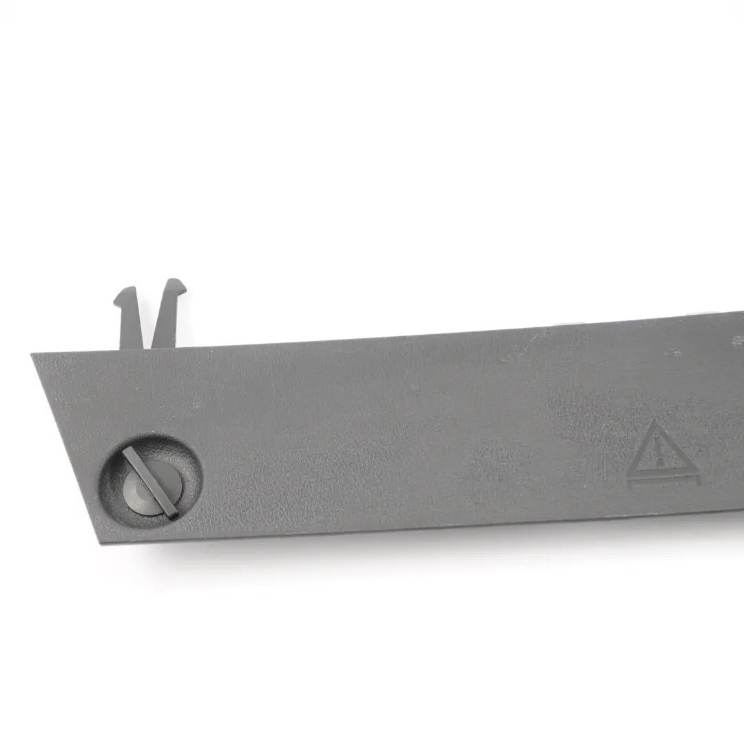 BMW F31 Tapa maletero portón trasero Tapa embellecedor triangular Negro - SKU 7318330 - Número de pieza 7318330