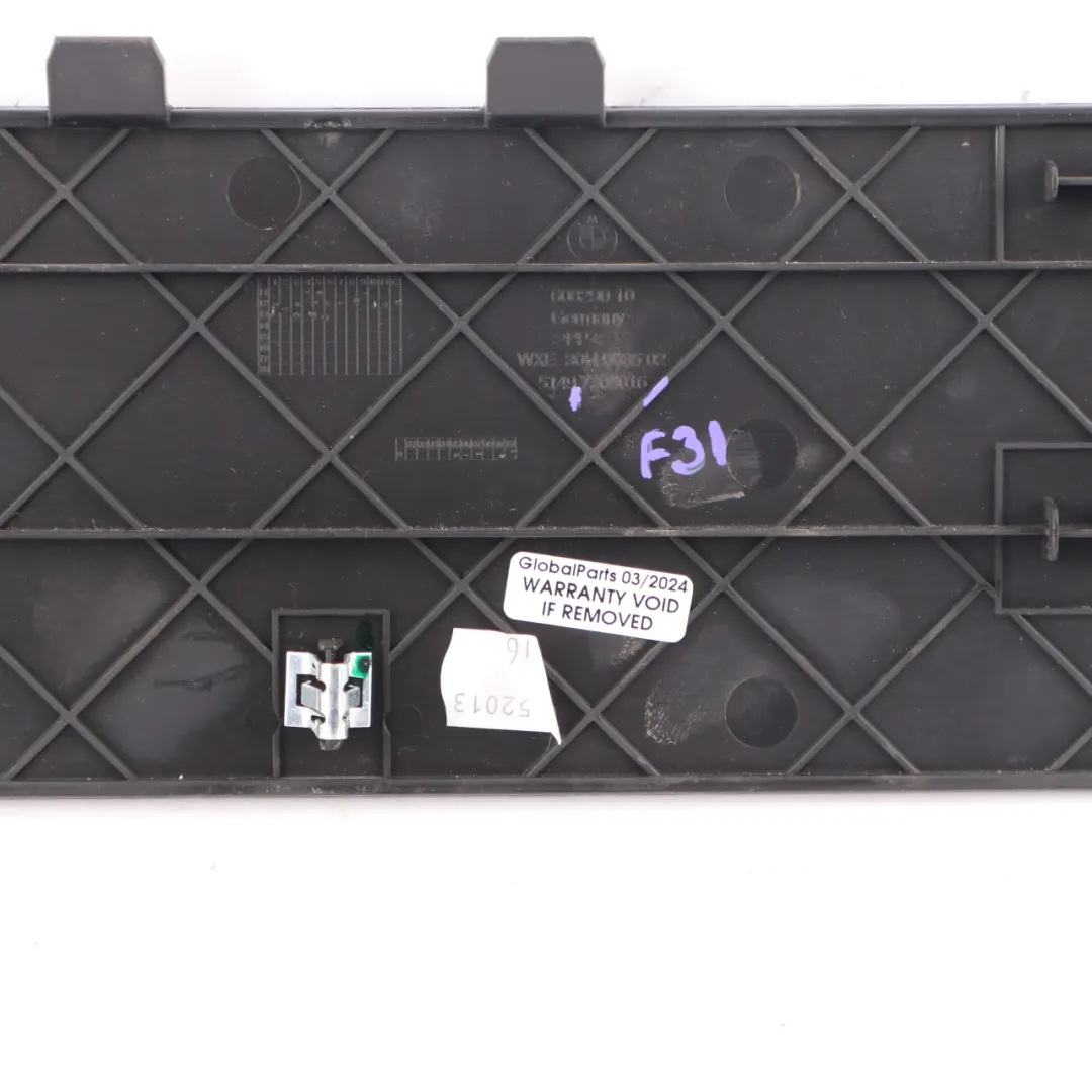 Pannello Rivestimento Triangolare Portellone Posteriore Bagagliaio Nero per BMW F31 con numero di parte 7318330 BMW F31 Pannello Rivestimento Triangolare Portellone Posteriore Bagagliaio Nero - SKU 7318330-1 - Numero di parte 7318330