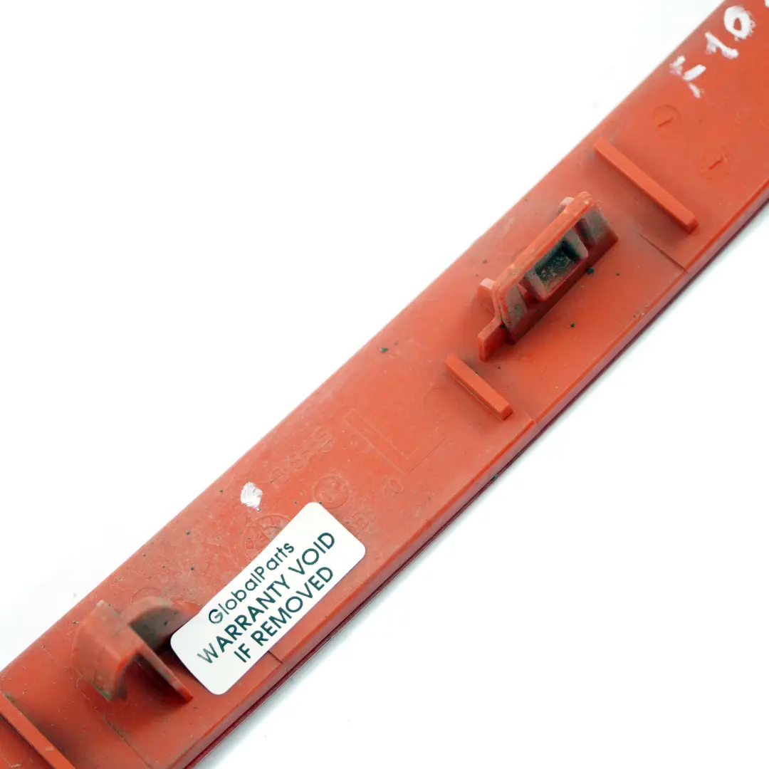 Panneau de réflecteur de pare-chocs arrière gauche pour BMW F10 LCI à propos du numéro de pièce 7318555 BMW F10 LCI Panneau de réflecteur de pare-chocs arrière gauche - SKU 7318555 - Numéro de pièce 7318555