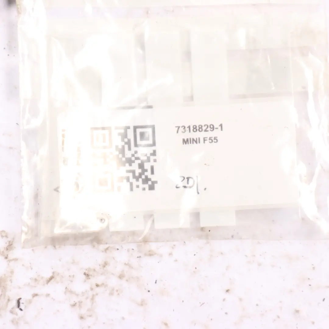 Pannello copertura passaruota posteriore sinistro Nero per Mini Cooper F55 con numero di parte 7318829 Mini Cooper F55 Pannello copertura passaruota posteriore sinistro Nero - SKU 7318829-1 - Numero di parte 7318829