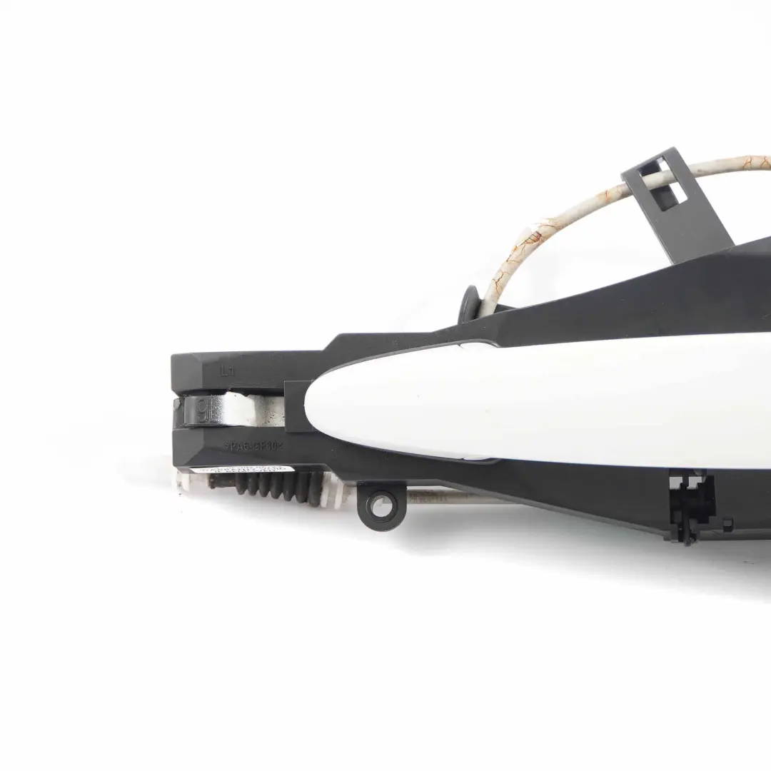 Manija Puerta Trasera Izquierda Fuera Alpine Blanco - 300 para BMW F25 X3 con número de pieza 7319353 BMW F25 X3 Manija Puerta Trasera Izquierda Fuera Alpine Blanco - 300 - SKU 7319353-AW1 - Número de pieza 7319353