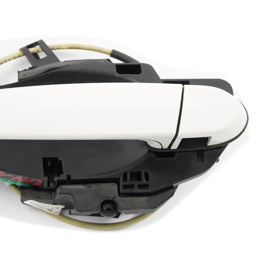 Maniglia Porta Posteriore Sinistra Esterna Alpine Bianco 300 per BMW F25 X3 con numero di parte 7319353 BMW F25 X3 Maniglia Porta Posteriore Sinistra Esterna Alpine Bianco 300 - SKU 7319353-AW2 - Numero di parte 7319353