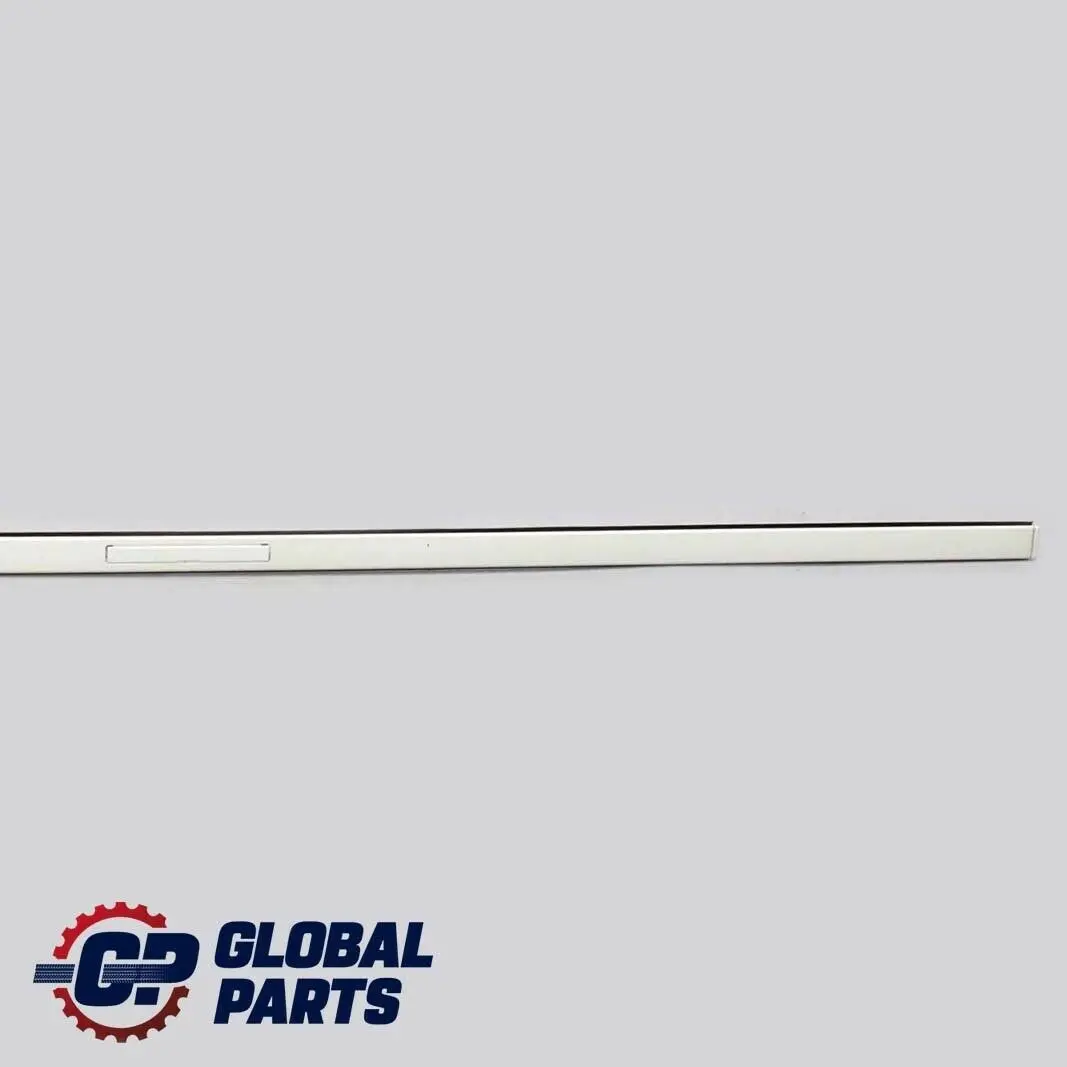 Derecho Techo Moldura Canalón Rail Trim Alpinweiss Blanco para BMW F20 F21 con número de pieza 7319536 BMW F20 F21 Derecho Techo Moldura Canalón Rail Trim Alpinweiss Blanco - SKU 7319536-AW - Número de pieza 7319536