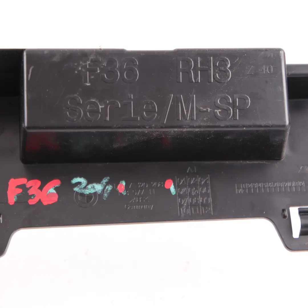 Apoyo Ledge Falda Sill Lado Derecho Soporte Soporte RH3 para BMW F36 con número de pieza 7320208 BMW F36 Apoyo Ledge Falda Sill Lado Derecho Soporte Soporte RH3 - SKU 7320208 - Número de pieza 7320208