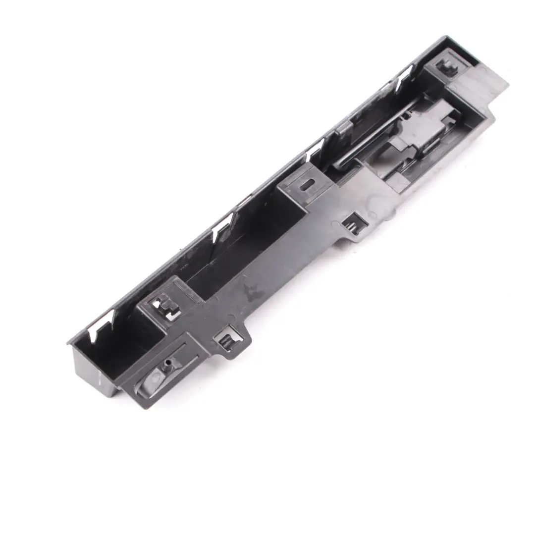 Apoyo Ledge Falda Sill Lado Derecho Soporte Soporte RH3 para BMW F36 con número de pieza 7320208 BMW F36 Apoyo Ledge Falda Sill Lado Derecho Soporte Soporte RH3 - SKU 7320208 - Número de pieza 7320208