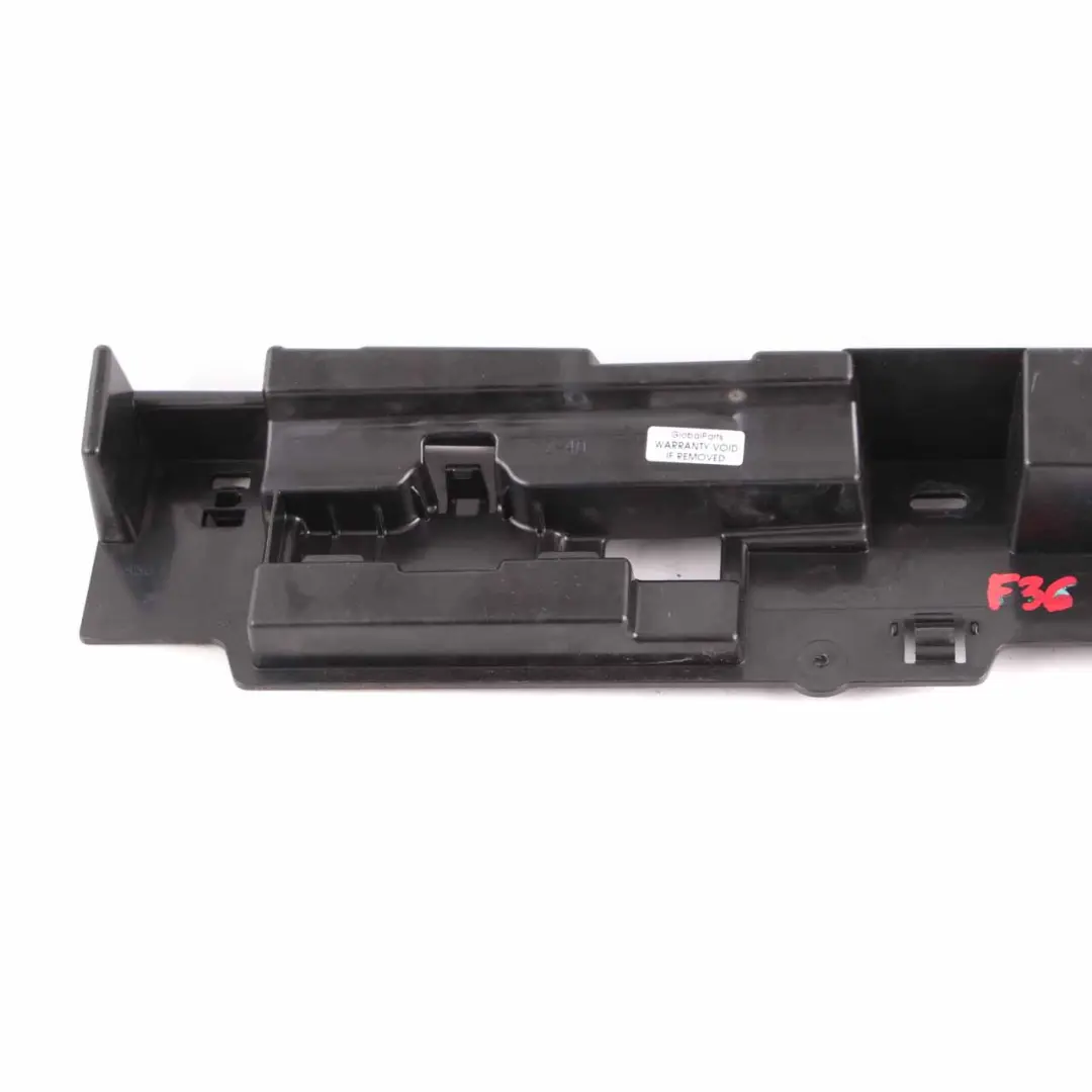 Apoyo Ledge Falda Sill Lado Derecho Soporte Soporte RH3 para BMW F36 con número de pieza 7320208 BMW F36 Apoyo Ledge Falda Sill Lado Derecho Soporte Soporte RH3 - SKU 7320208 - Número de pieza 7320208