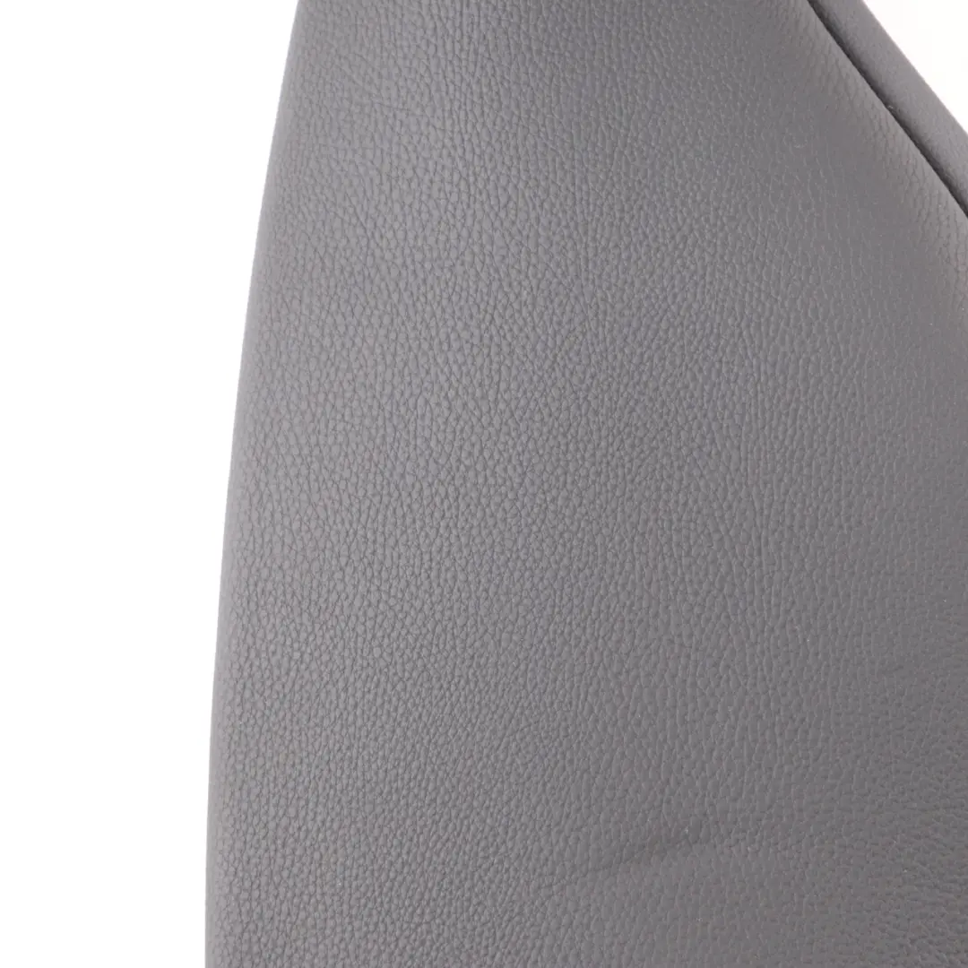 Finitura sedile posteriore destro Rivestimento laterale pelle Nero per BMW F21 F22 con numero di parte 7320246 BMW F21 F22 Finitura sedile posteriore destro Rivestimento laterale pelle Nero - SKU 7320246 - Numero di parte 7320246