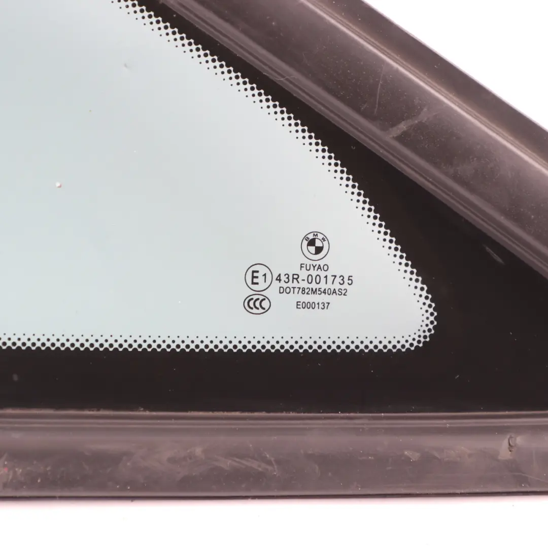 Vetro Finestra Active Tourer Vetro fisso laterale anteriore destro AS2 per BMW F45 con numero di parte 7321944 BMW F45 Vetro Finestra Active Tourer Vetro fisso laterale anteriore destro AS2 - SKU 7321944 - Numero di parte 7321944