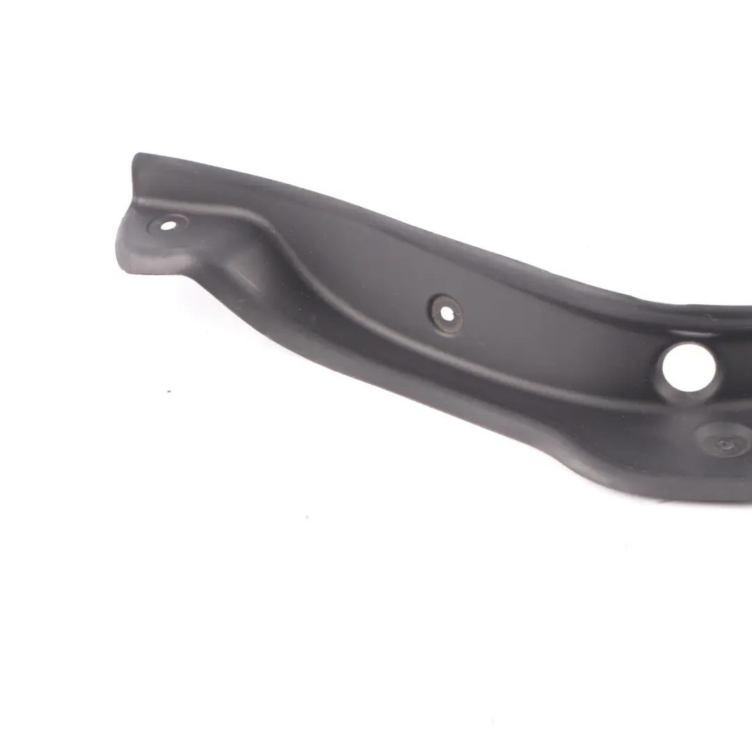 Cache gouttière BMW F36 Garniture rail d'égouttage coffre arrière droit 7322298 pour à propos du numéro de pièce 7322297 Cache gouttière BMW F36 Garniture rail d'égouttage coffre arrière droit 7322298 - SKU 7322297 - Numéro de pièce 7322297