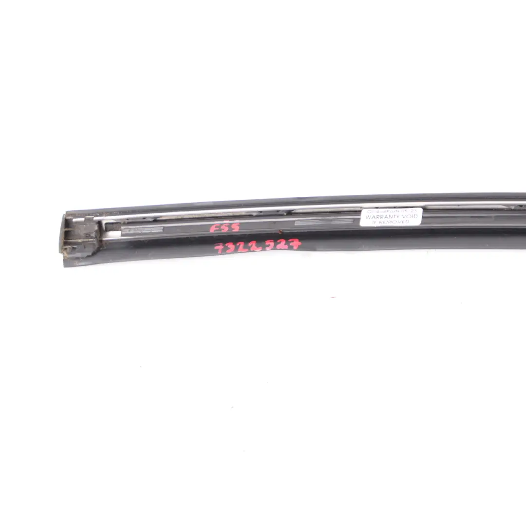 Pannello laterale posteriore sinistro Striscia Cromo per Mini Cooper R55 con numero di parte 7322527 Mini Cooper R55 Pannello laterale posteriore sinistro Striscia Cromo - SKU 7322527 - Numero di parte 7322527