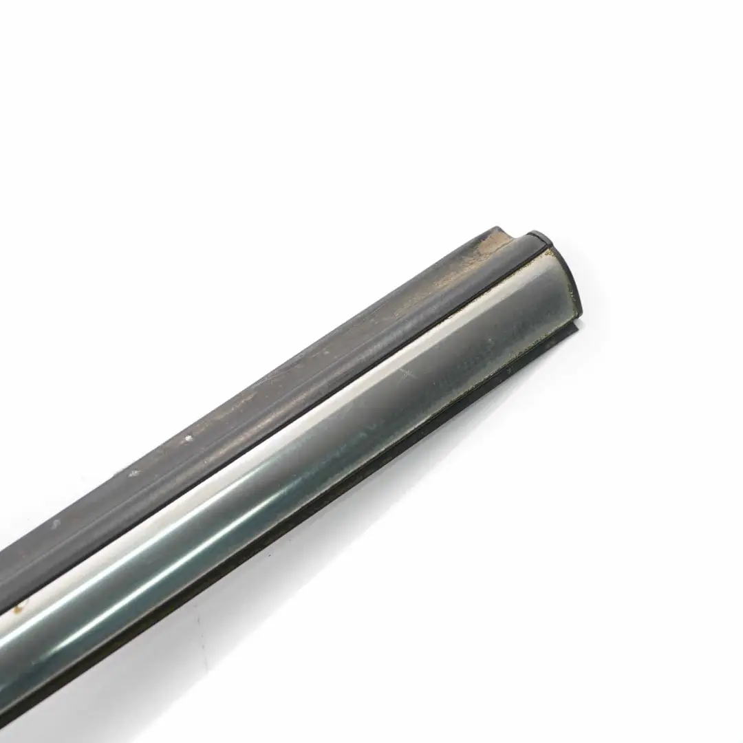 moldura lateral cromada trasera derecha para Mini Cooper One F55 con número de pieza 7322528 Mini Cooper One F55 moldura lateral cromada trasera derecha - SKU 7322528-1 - Número de pieza 7322528