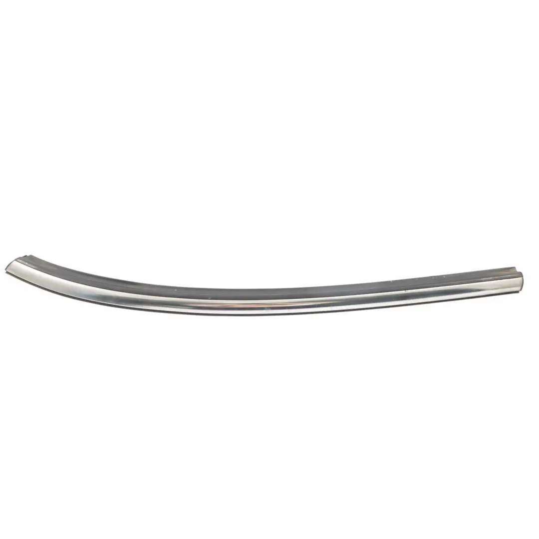 Moldura Trasera Derecha Panel Lateral Cromado para Mini F55 con número de pieza 7322528 Mini F55 Moldura Trasera Derecha Panel Lateral Cromado - SKU 7322528 - Número de pieza 7322528