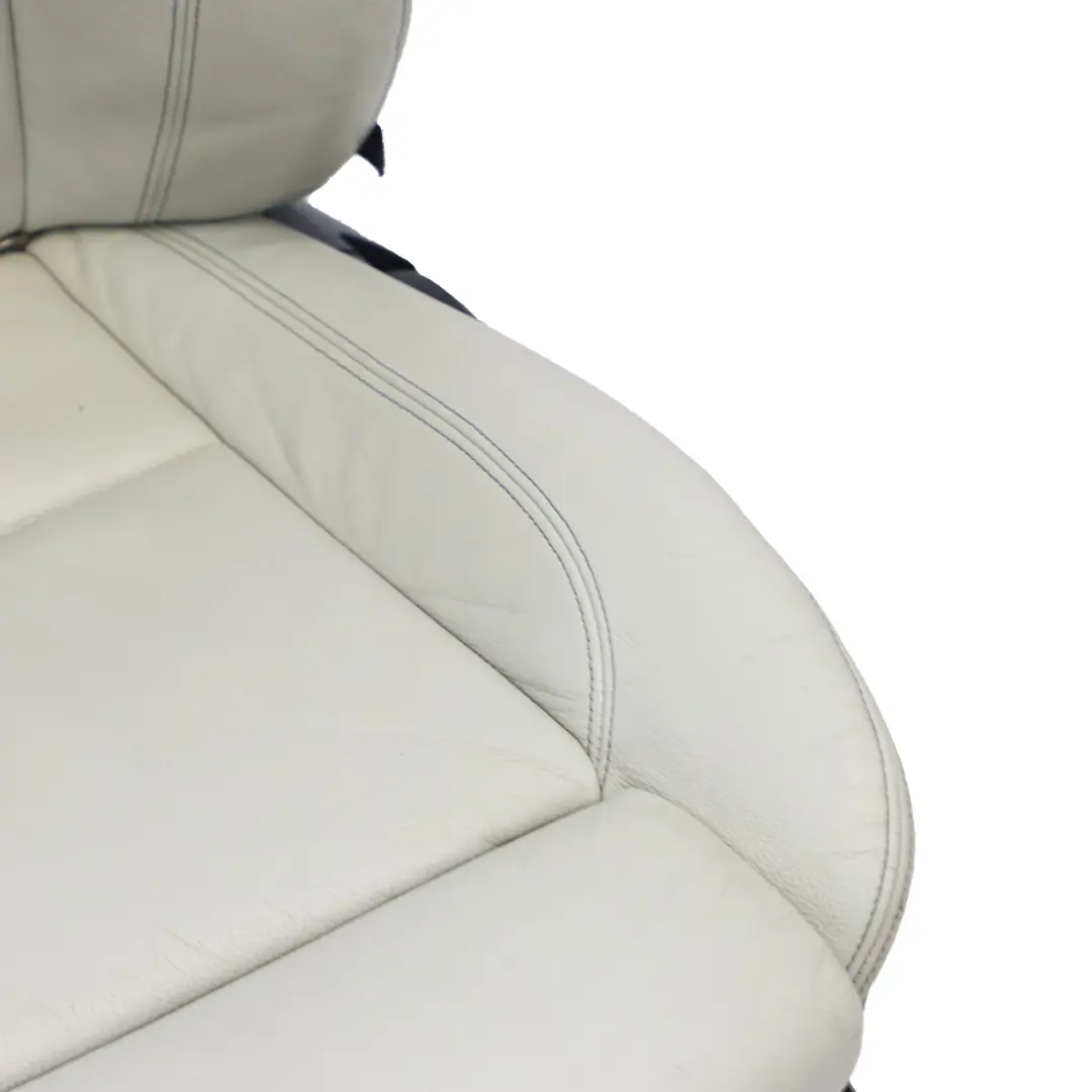 Siège avant M Sport gauche Cuir Boston Perl Gris Contrast Bleu pour BMW E88 à propos du numéro de pièce 7323009 BMW E88 Siège avant M Sport gauche Cuir Boston Perl Gris Contrast Bleu - SKU 7323009 - Numéro de pièce 7323009