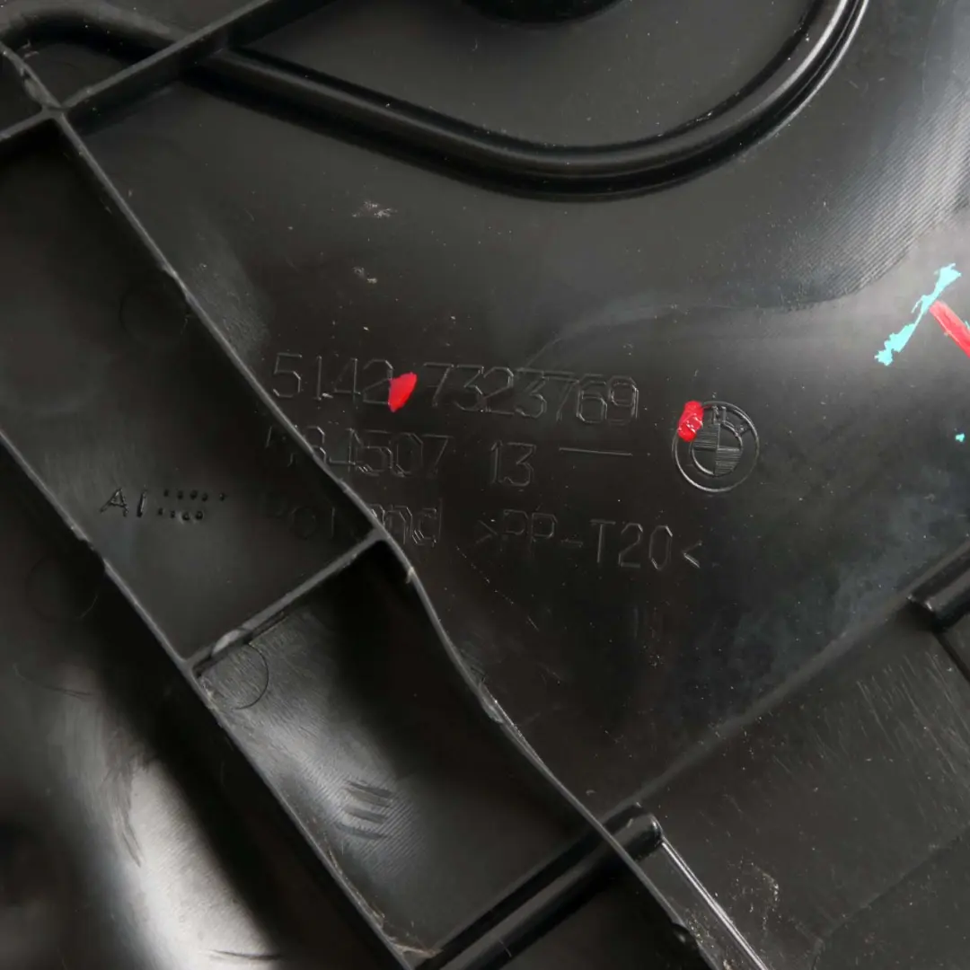  Montaggio della scheda porta BMW i3 posteriore sinistra Rivestimento copertura - SKU 7323769 - Numero di parte 7323769