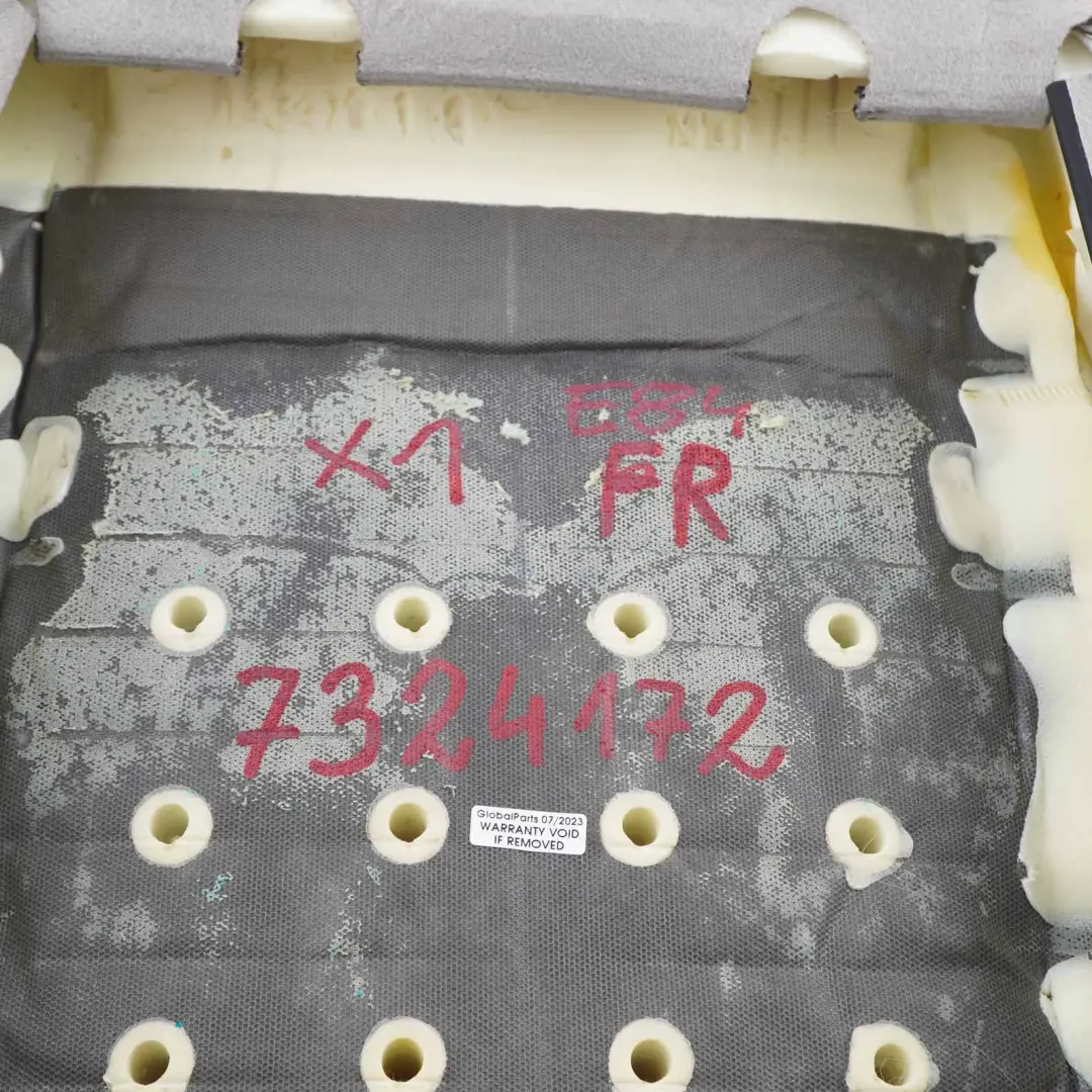 Schienale destro Riscaldato Rivestimento posteriore pelle Oyster per BMW E84 con numero di parte 7324172 BMW E84 Schienale destro Riscaldato Rivestimento posteriore pelle Oyster - SKU 7324172 - Numero di parte 7324172