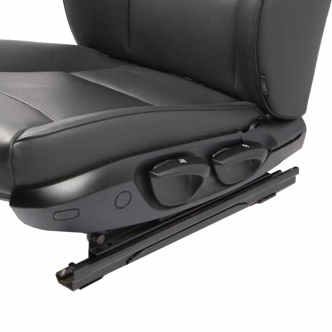 Siège Avant Gauche Cuir Nevada Piping Noir Gris Marron pour BMW X1 E84 à propos du numéro de pièce 7324173 BMW X1 E84 Siège Avant Gauche Cuir Nevada Piping Noir Gris Marron - SKU 7324173-1 - Numéro de pièce 7324173